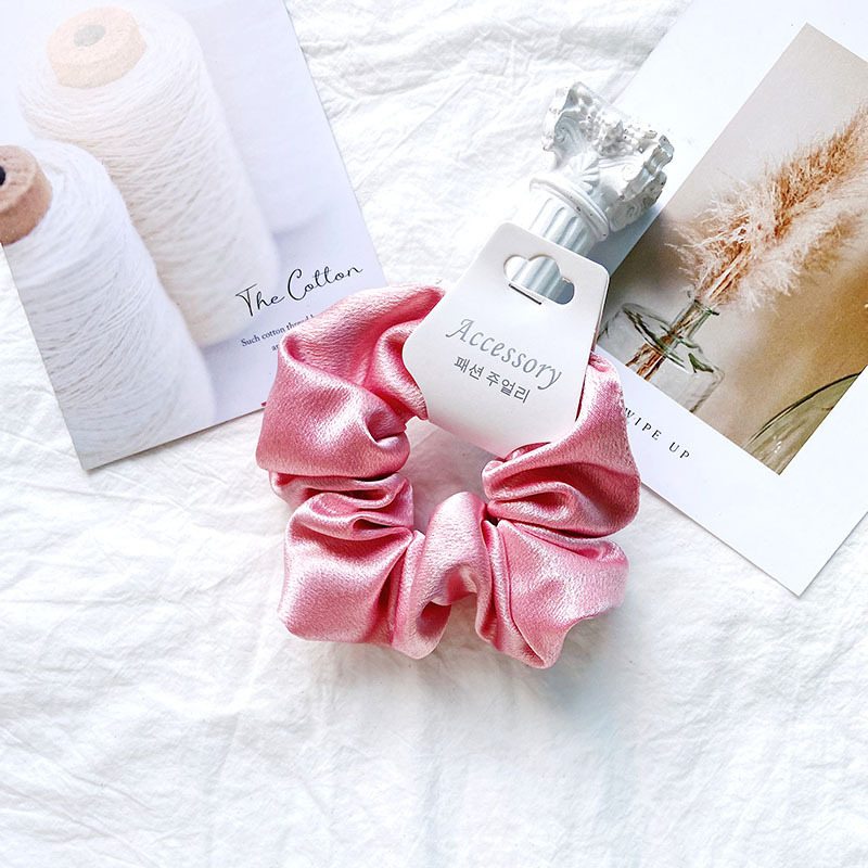 Wholesale of cross-border autumn and winter solid-color hair ties with a satin-like texture, large faux silk hair ties, and high ponytail hair ties Application Scenario