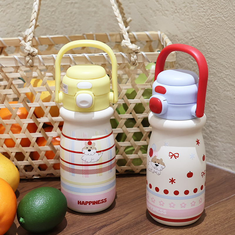 Portable and cute children's water cup, high appearance level, double drinking cup for girls, heat and cold preservation cup, bouncing lid, leak-proof, carrying pot Application Scenario