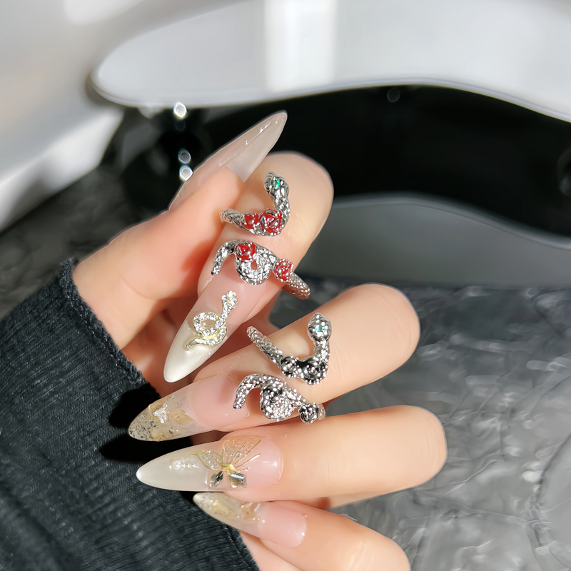 European and American punk rose and snake personality open ring, women's irregular texture snake-shaped temperament high-end index finger ring full figure