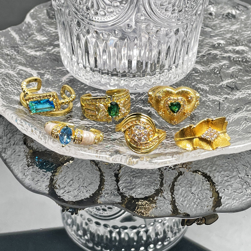 The 2024 new retro and Chinese style brushed heart-shaped opening ring is exquisite, versatile and high-end for women. It's a trendy and cool index ring Application Scenario