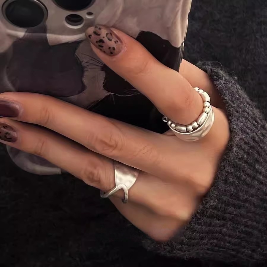 A cool matte wide ring made of 925 sterling silver for women, with a unique and light luxury ins niche design and a high-end open ring Application Scenario