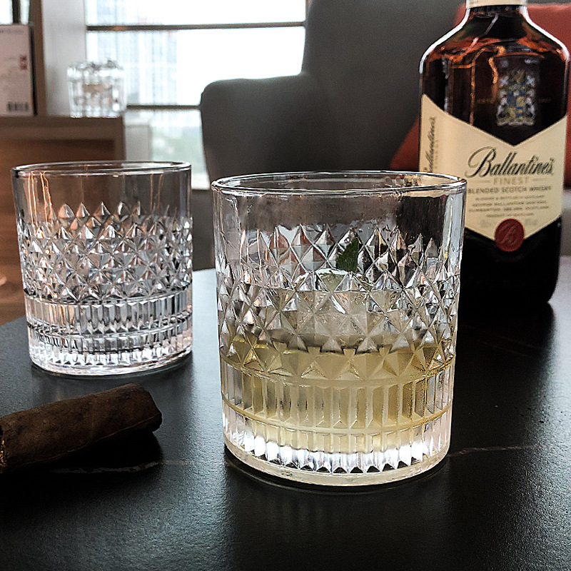 Wholesale of high-end transparent glass whisky wine glasses, brandy European-style wine glasses, glass cups and wine sets from manufacturers full figure