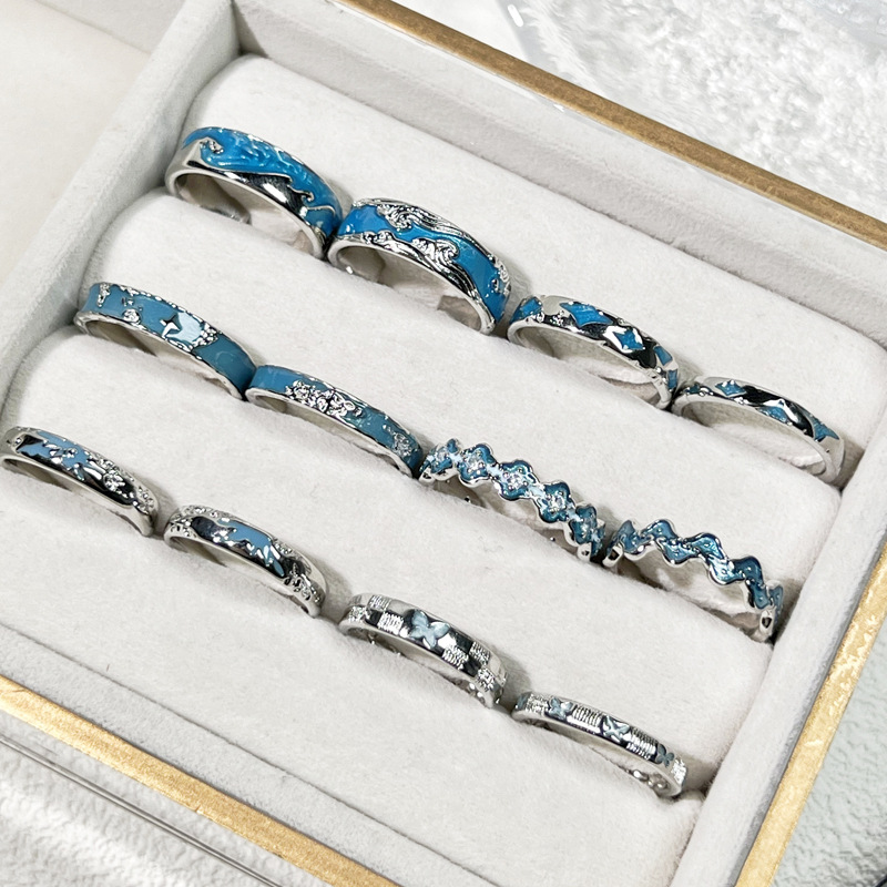 The "Sea Blue" series of drip glaze simple couple rings have a gender-neutral, niche design sense and a unique, fashionable and high-end look details Picture