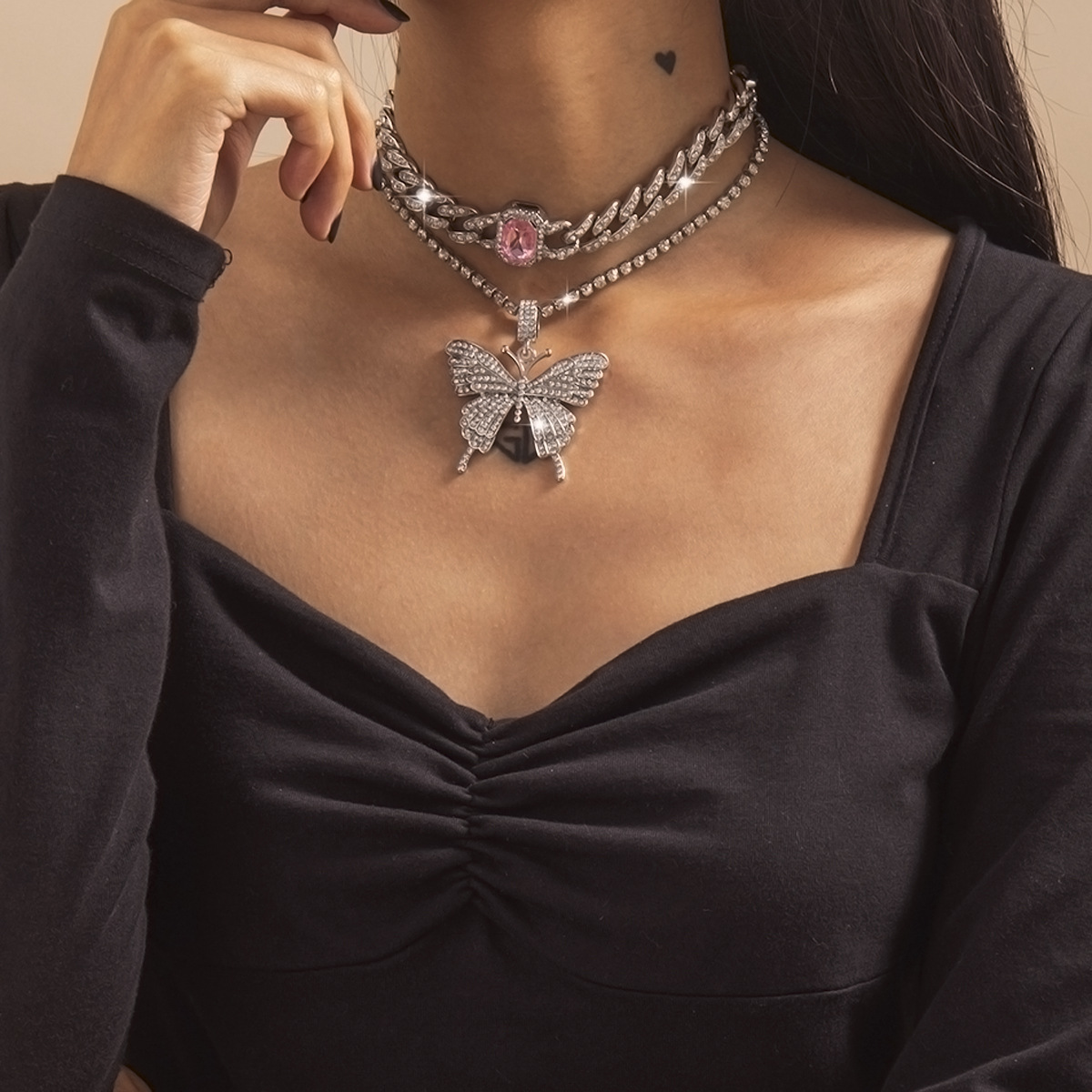 European and American cross-border jewelry, personalized Cuban chain, exaggerated necklace, women's fashionable and elegant diamond-encrusted butterfly gemstone necklace details Picture