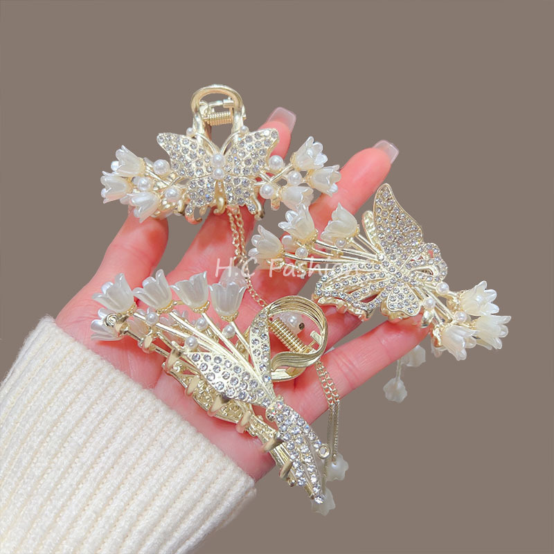 Small lily of the bell, butterfly tassel hairpin, delicate claw clip for women, summer high-end shark clip headwear full figure