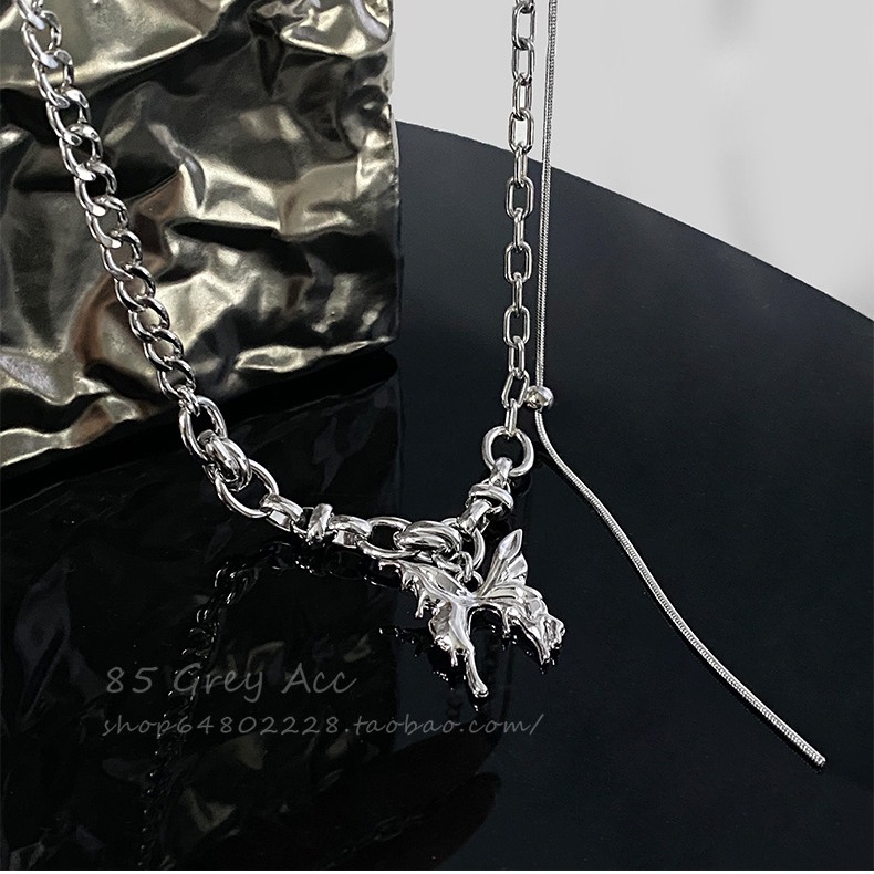 Original butterfly pendant necklace for women's spring 2024, a niche design with a high-end collarbone chain accessory details Picture