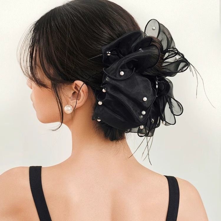 Sweet cloud-shaped pearl feather hair clipper, with a unique and elegant design sense and a high-end feel, features a mesh updo and shark clip accessory Specification drawing