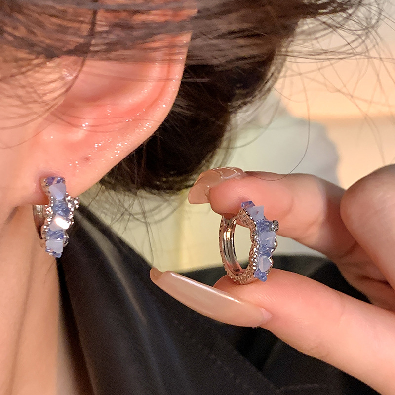 Blue retro diamond ear loops, ear buckles, women's light luxury, versatile, elegant and high-end style, ear studs, best-selling internet-famous earrings wholesale details Picture