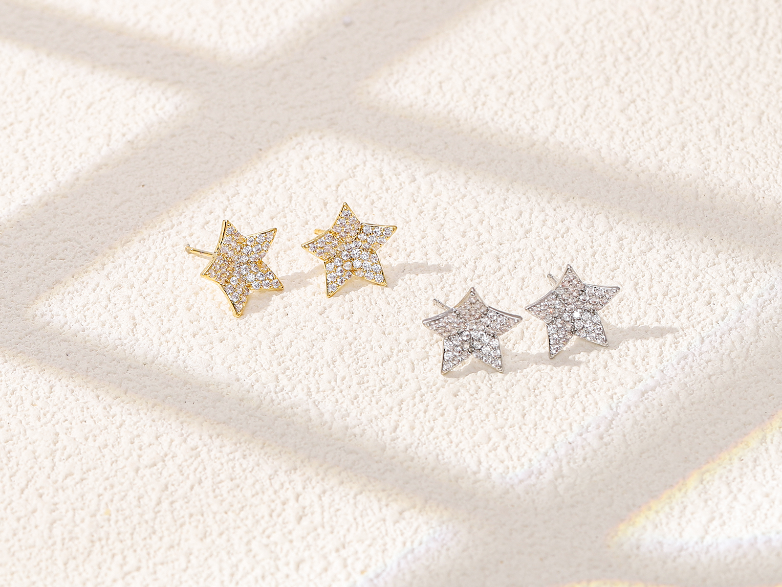 Xuhui brand exquisite and light luxury copper plated with real gold and zirconia 925 silver needle star fashionable and elegant stud earrings Item Picture