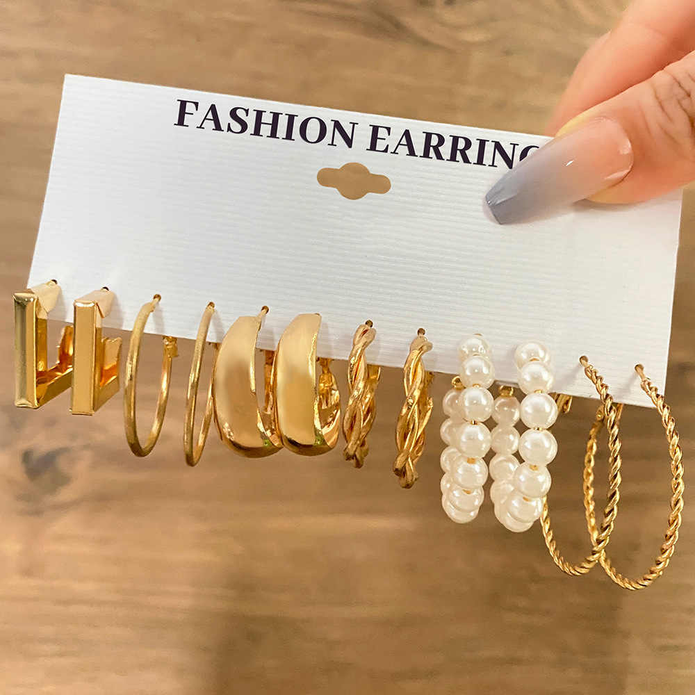 European and American style metal ear rings, square geometric earrings, retro pearl earrings, Hepburn style earring set of 6 pieces Application Scenario