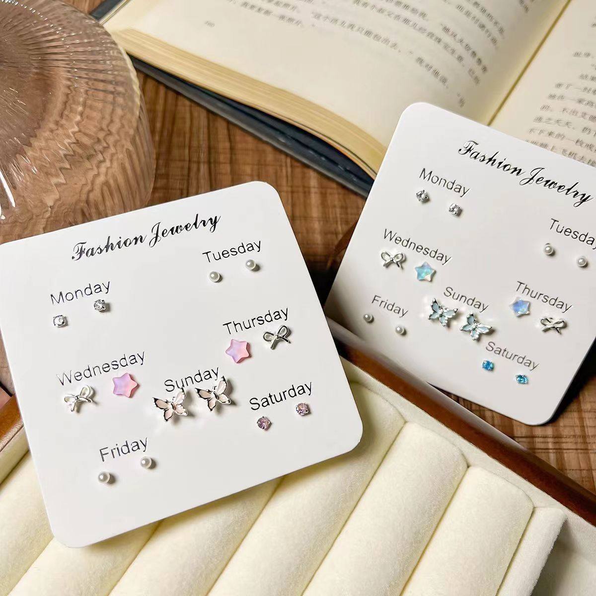 Sweet and cool ins forest-themed, fresh, cute and sweet little butterfly stud earrings, elegant and small, simple and versatile earrings full figure