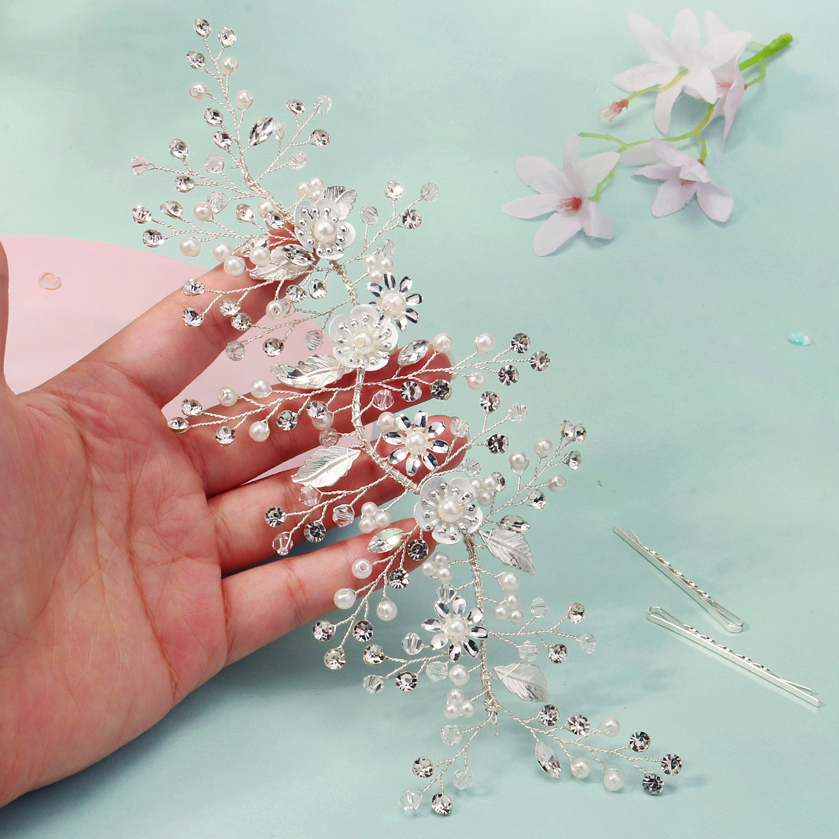 Cross-border bride hair accessories, beautiful wedding dress and evening gown accessories, versatile metal flower leaf handcrafted beaded soft chain headband Specification drawing
