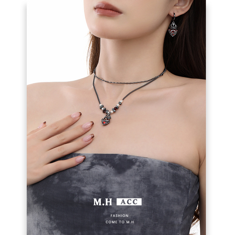 ins Dark style necklace wholesale, niche design sense, double-layered collarbone chain, crown, heart zircon pendant for women details Picture