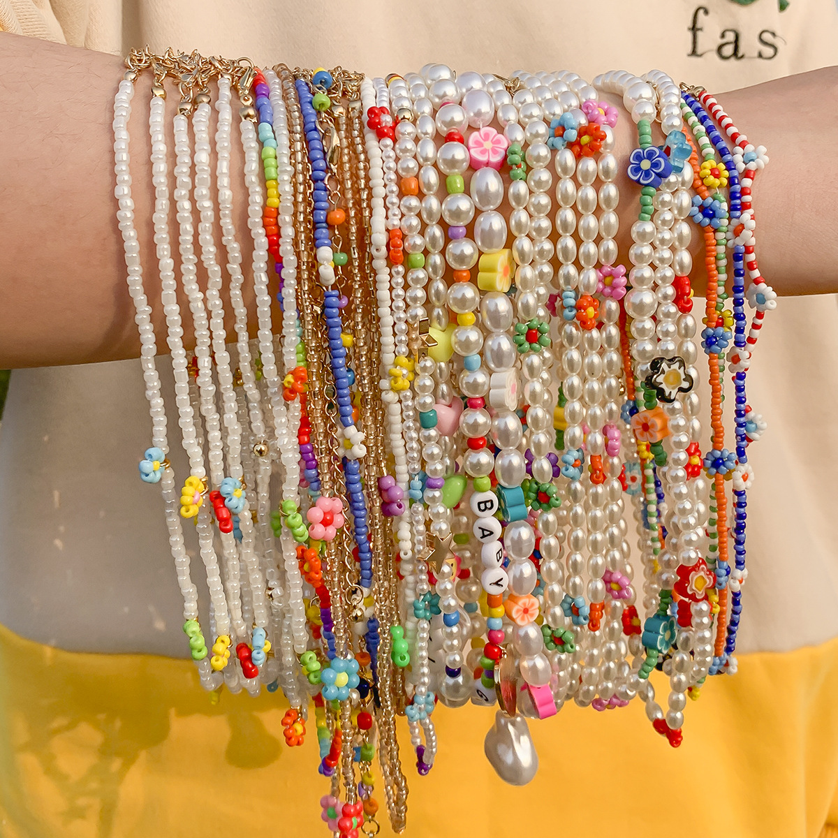 Baroque pearl-like colorful woven rice beads, small daisies, collarbone chain, European and American ethnic style flower letter necklace for women details Picture