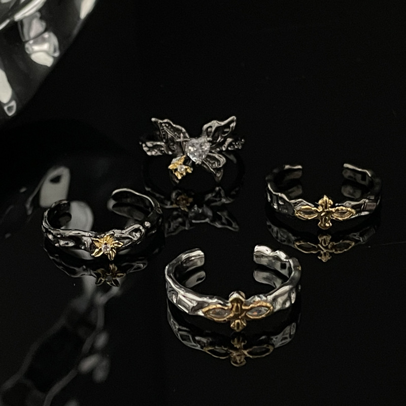 Dark butterfly unique and niche design open ring, feminine androgny style cross color block fashionable and versatile index finger ring Application Scenario