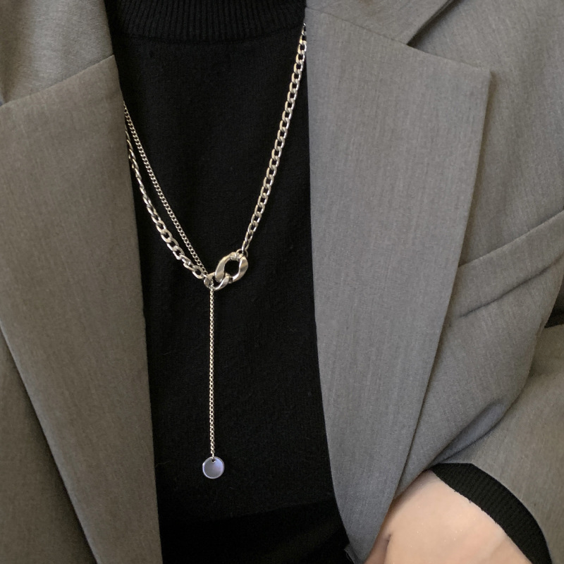 Silver clasp chain necklace for women's autumn and winter, a niche design sense, a niche hoodie chain, and an Instagram hip-hop trendy sweater chain full figure