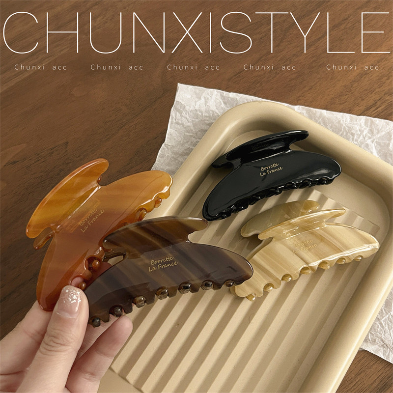 Korean-style French acetate acetate high-end small hair shark clip, Alexander gripper hair clip, hair gripper headwear Application Scenario
