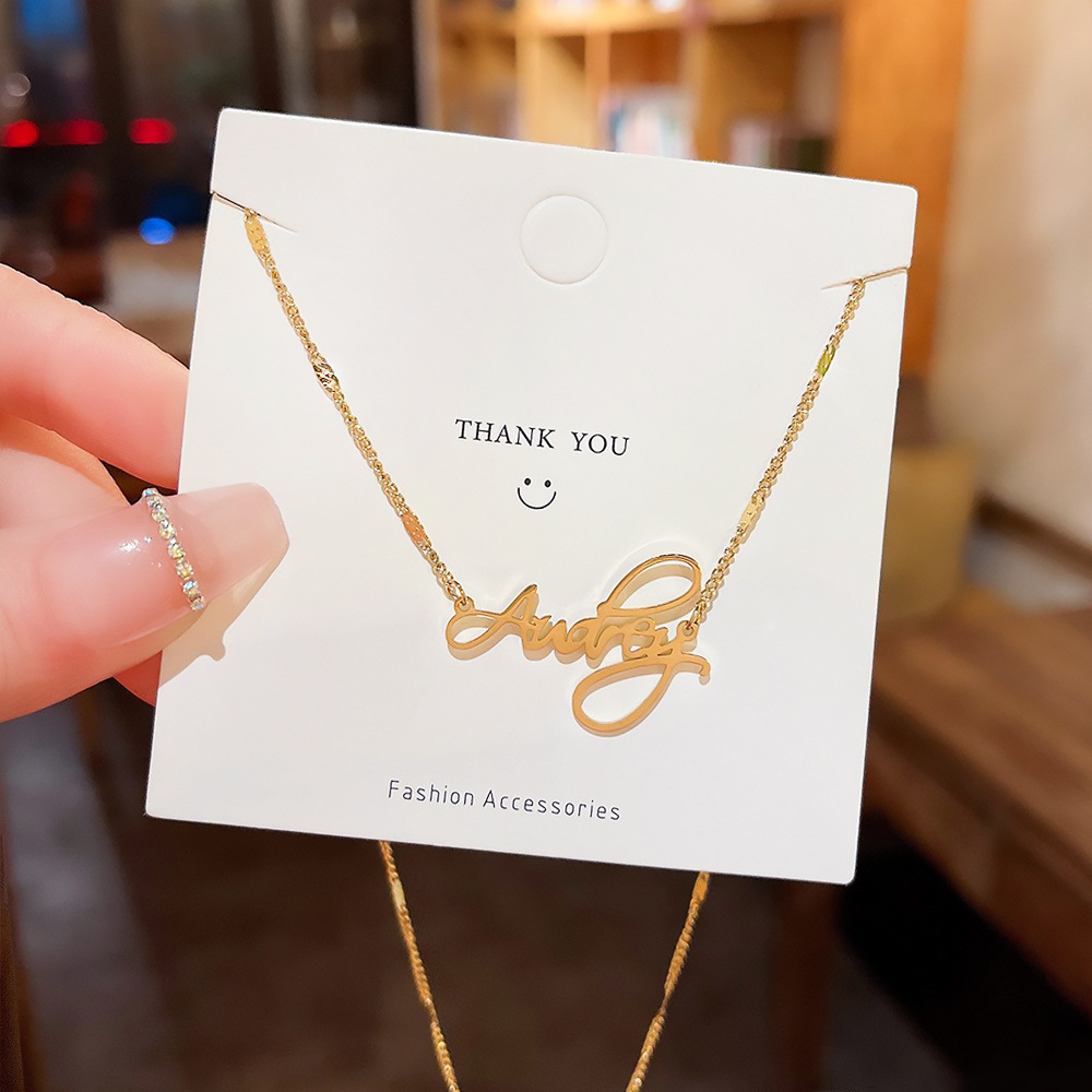 This popular English letter necklace is made of 18k real gold with electroplating. It is simple and individual, with a cold collarbone style. It is a necklace for women full figure