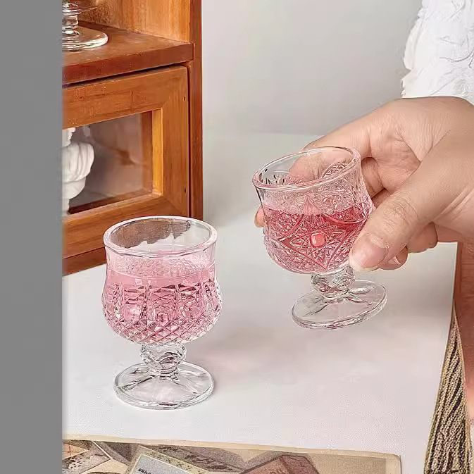 Factory wholesale vintage European diamond-patterned highball glasses, glass creative spirits glasses, foreign wine glasses, red wine glasses and juice glasses details Picture