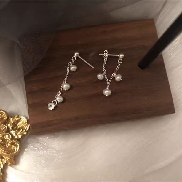 Sweet and gentle, pearl rear stud earrings 2025 new style, versatile and niche design sense earrings and earrings Application Scenario