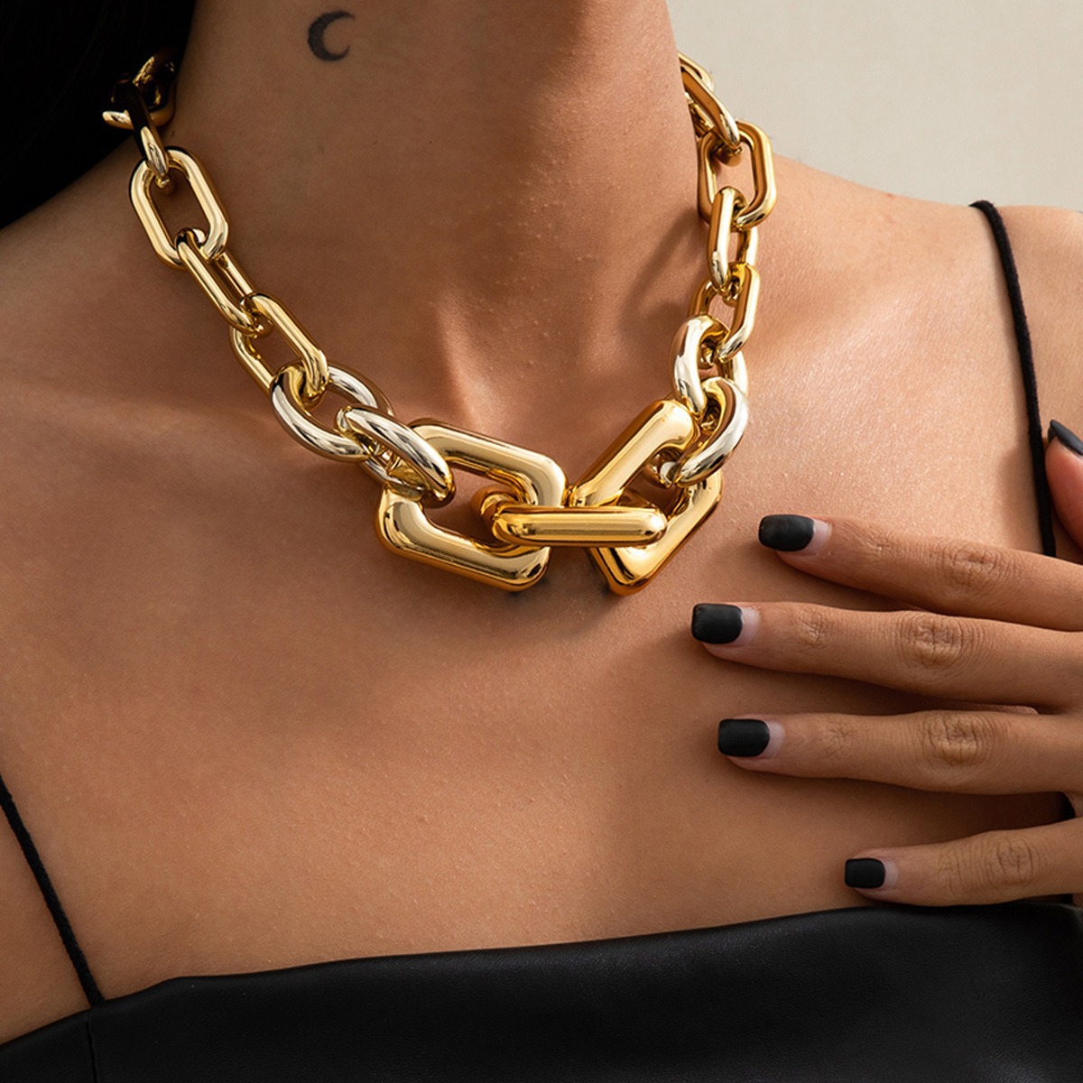 European and American cross-border accessories, personalized punk collarbone neck chain necklace, women's retro hip-hop geometric chain tassel necklace full figure