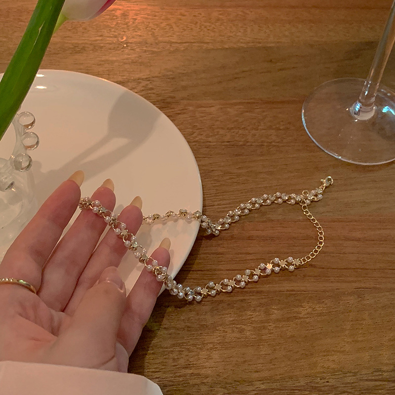 Light luxury pearl necklace, women's niche design sense necklace, 2023 new style collarbone chain, simple accessory wholesale full figure