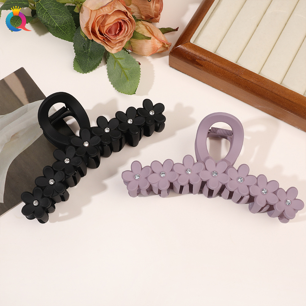 Wholesale of Qiyue Cross-border water Diamond large seven-flower hair clips, large amount of hair at the back of the head, coiled hair clips, shark clips, and hair accessories Specification drawing