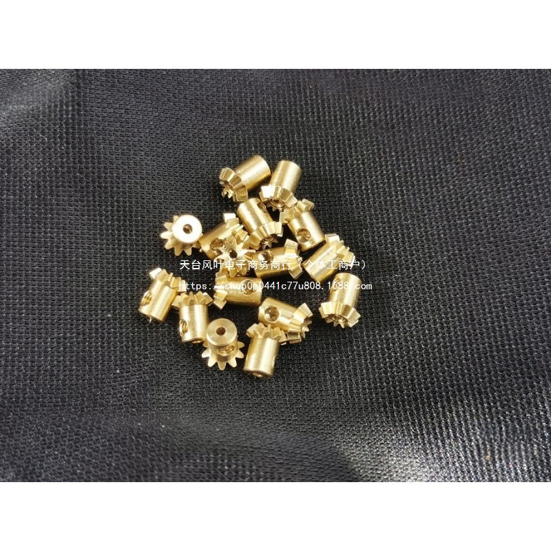 0.5 die bevel gear 90-degree 1:2 transmission 10-tooth / 20-tooth 15/30-tooth bevel model car model micro-modification car Application Scenario