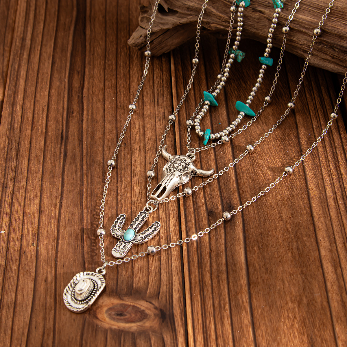 European and American cross-border jewelry, ethnic style Suzhou alloy pendant collarbone chain, retro turquoise layered beaded necklace Application Scenario