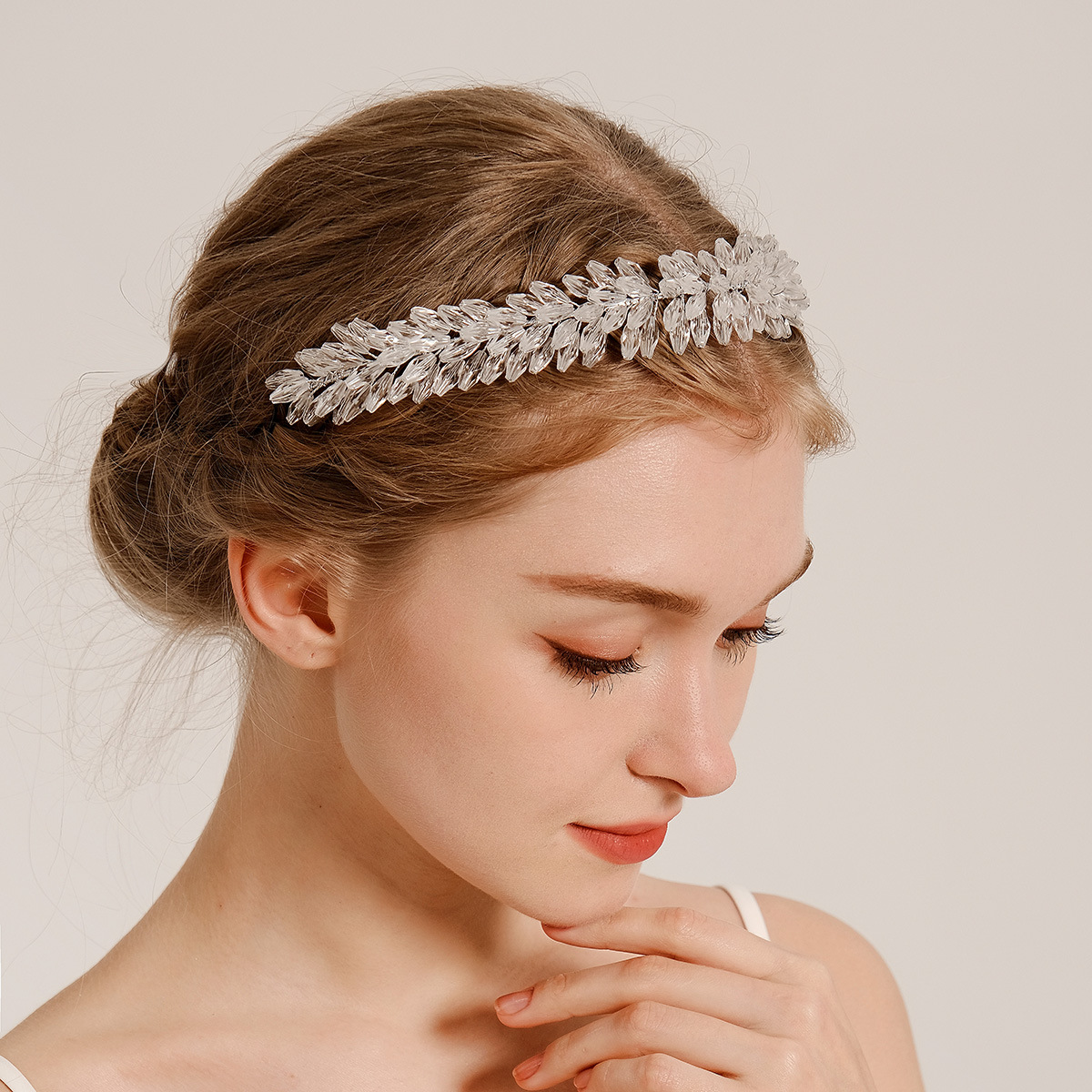 European and American wedding crystal headwear, bride headbands, banquet and party wedding dress accessories, heavy beaded bride ornaments, headbands full figure