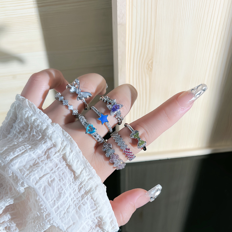 The new minimalist and fresh color series butterfly heart sweet and cool geometric open ring is a delicate and elegant ring for women Specification drawing