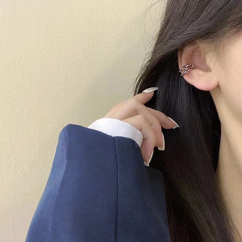The new 2025 personalized geometric cold style ear bone clip for women, with a trendy and niche ins design sense, is a no-ear hole ear clip Specification drawing