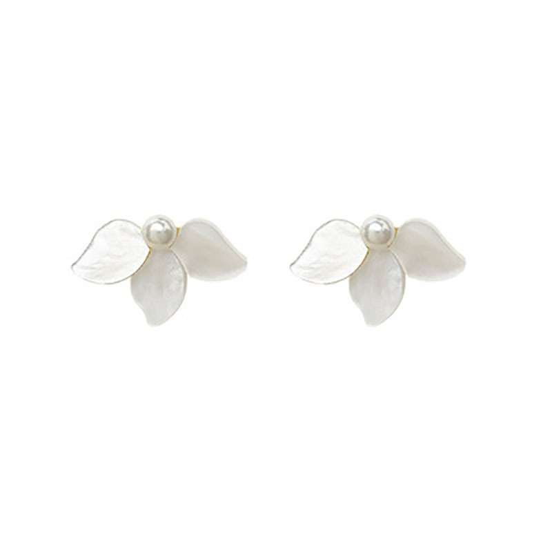 S925 Silver needle, Korean Dongdaemun Rock Tea white small earrings, Hong Kong-style niche retro shell flower ear clips for women Item Picture