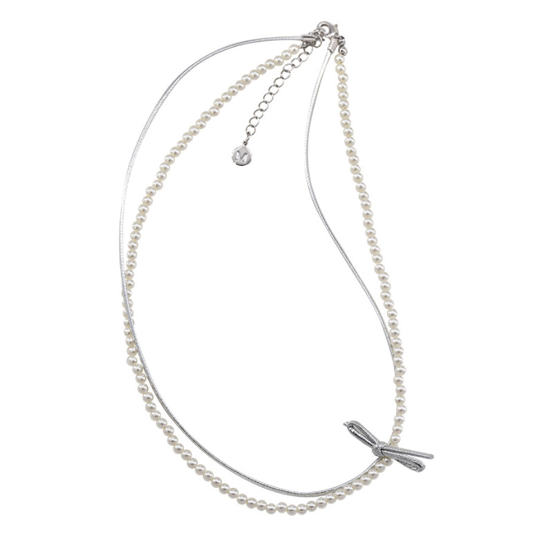 Double-layer leather bow pearl necklace with a girlish charm, sweet and cute, elegant and versatile, unique neckchain and collarbone chain Item Picture