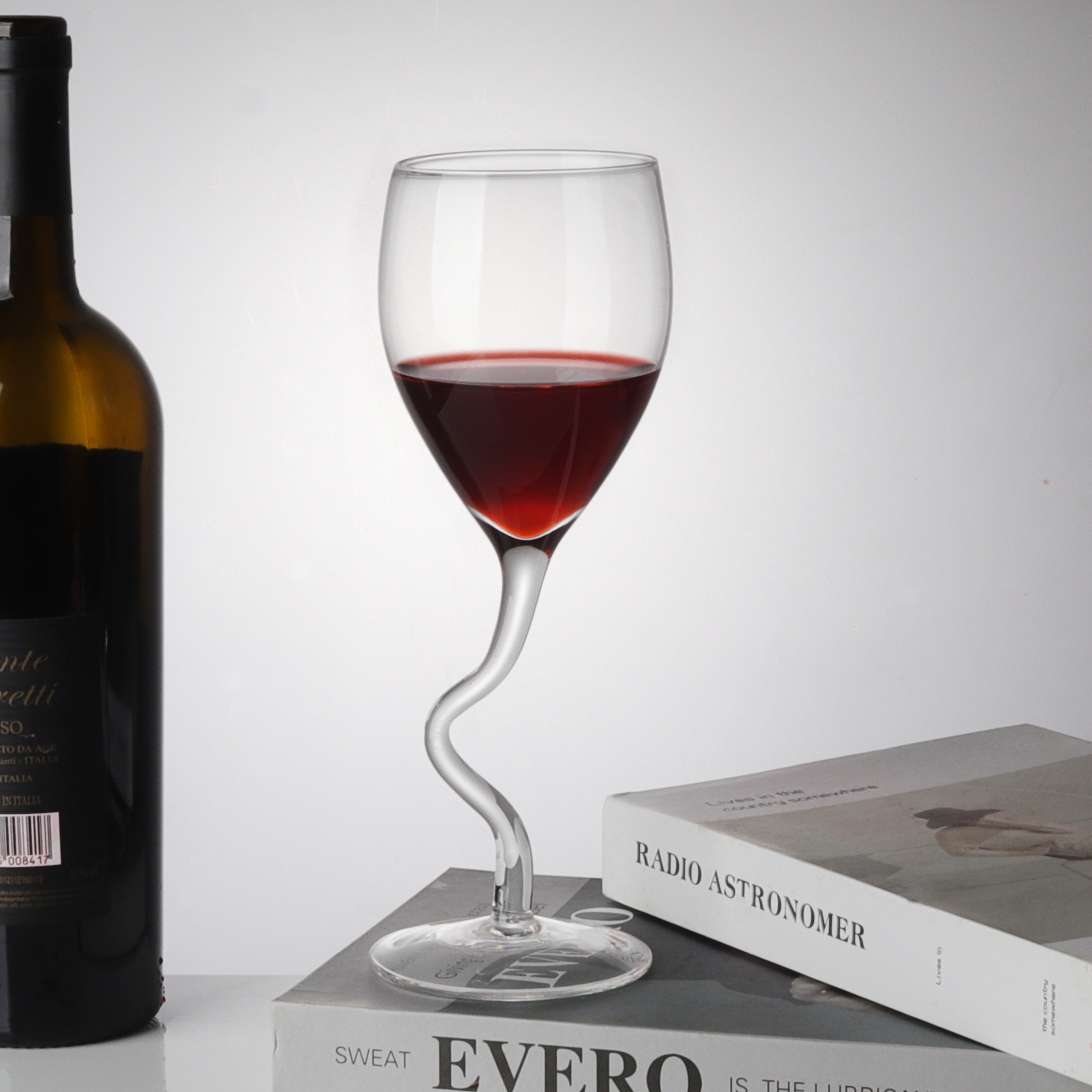 Wholesale of creative S-footed red wine glasses, commercial crystal glass cups, household light luxury high-end high-footed glasses, and sparkling wine glasses full figure