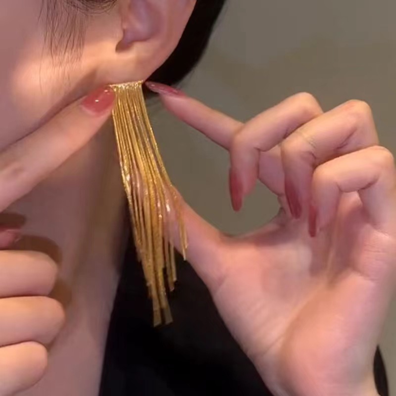 Simple, high-end, versatile and fashionable long chain tassel stud earrings, women's ins trendy European and American style design earrings and earrings Specification drawing