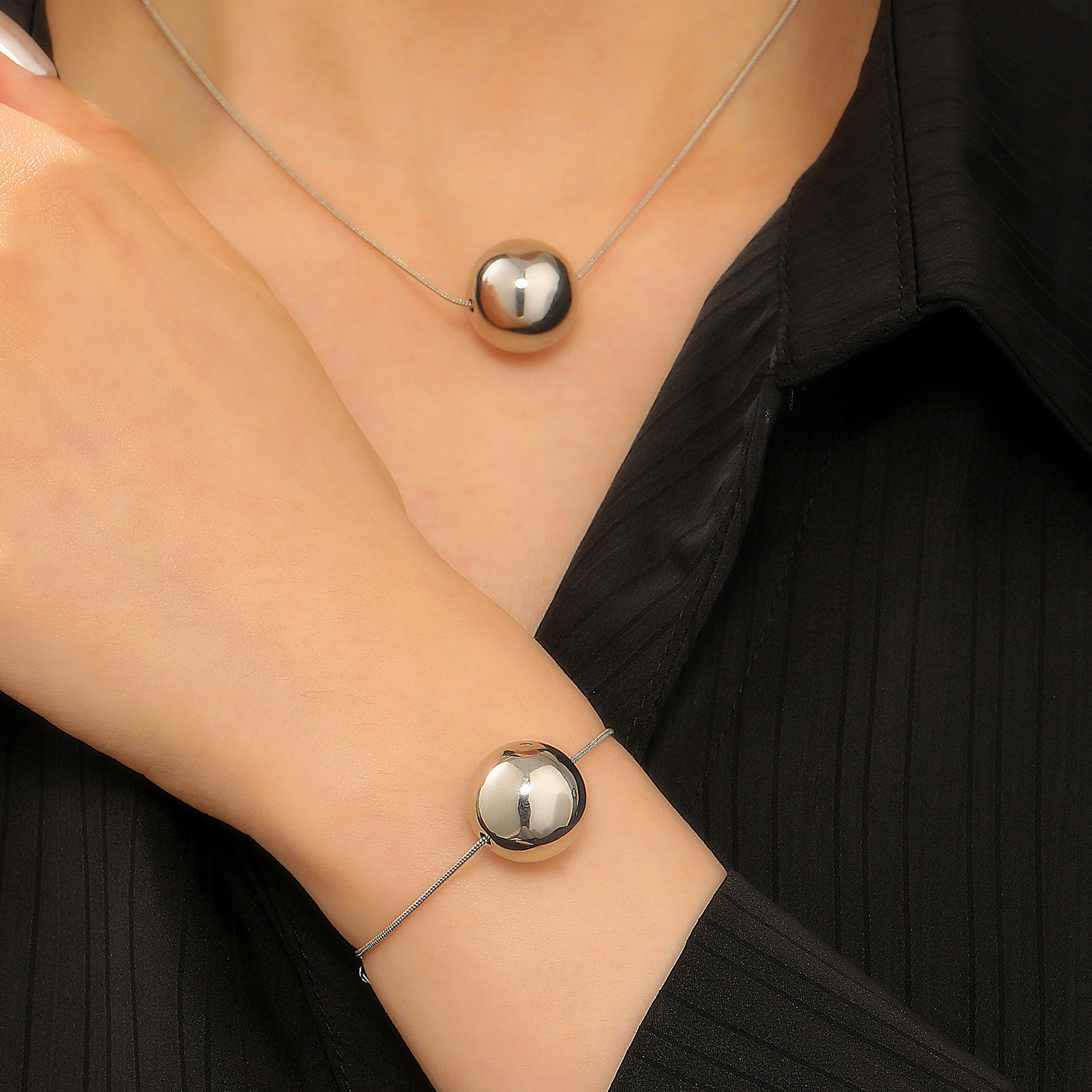 Cross-border jewelry, light luxury and niche design, round bead snake bone chain necklace, collarbone chain, punk ball bracelet jewelry set for women full figure
