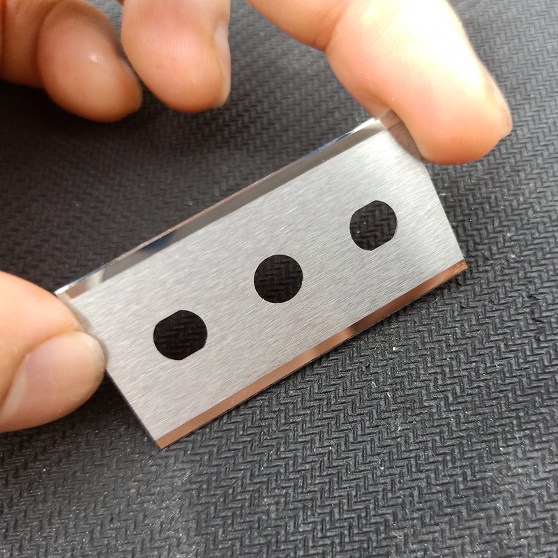Tungsten steel three-hole blade, film tape slitting blade, alloy blade, slitting lithium battery aluminum foil, tungsten steel blade, thin cutting blade Application Scenario