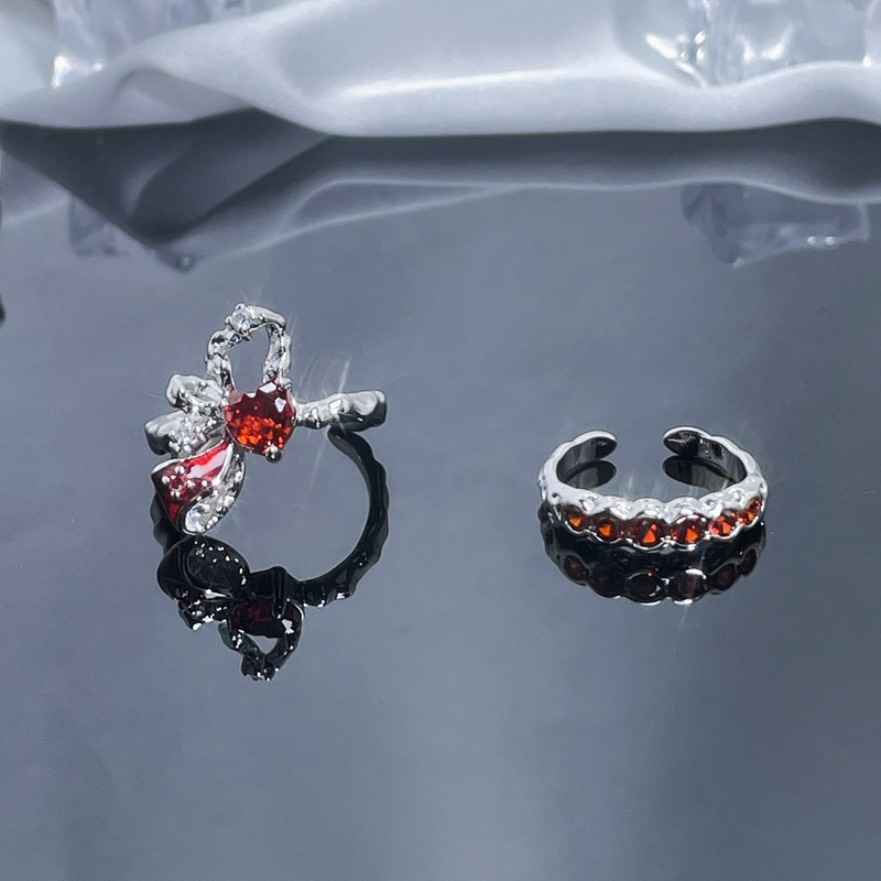 A high-end, niche design red diamond zircon open ring for women on Instagram, with a cold and elegant style, fashionable and individual index finger ring Specification drawing