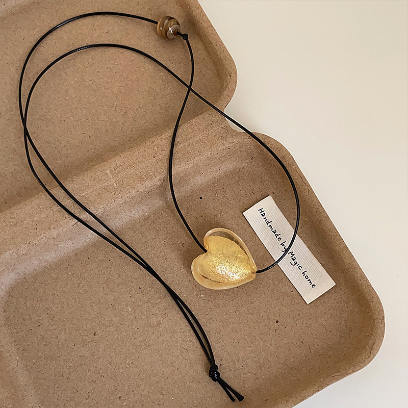 A niche and simple glass heart-shaped long leather rope necklace for women's personality on Instagram ~ Elegant, fashionable and versatile necklace sweater chain details Picture