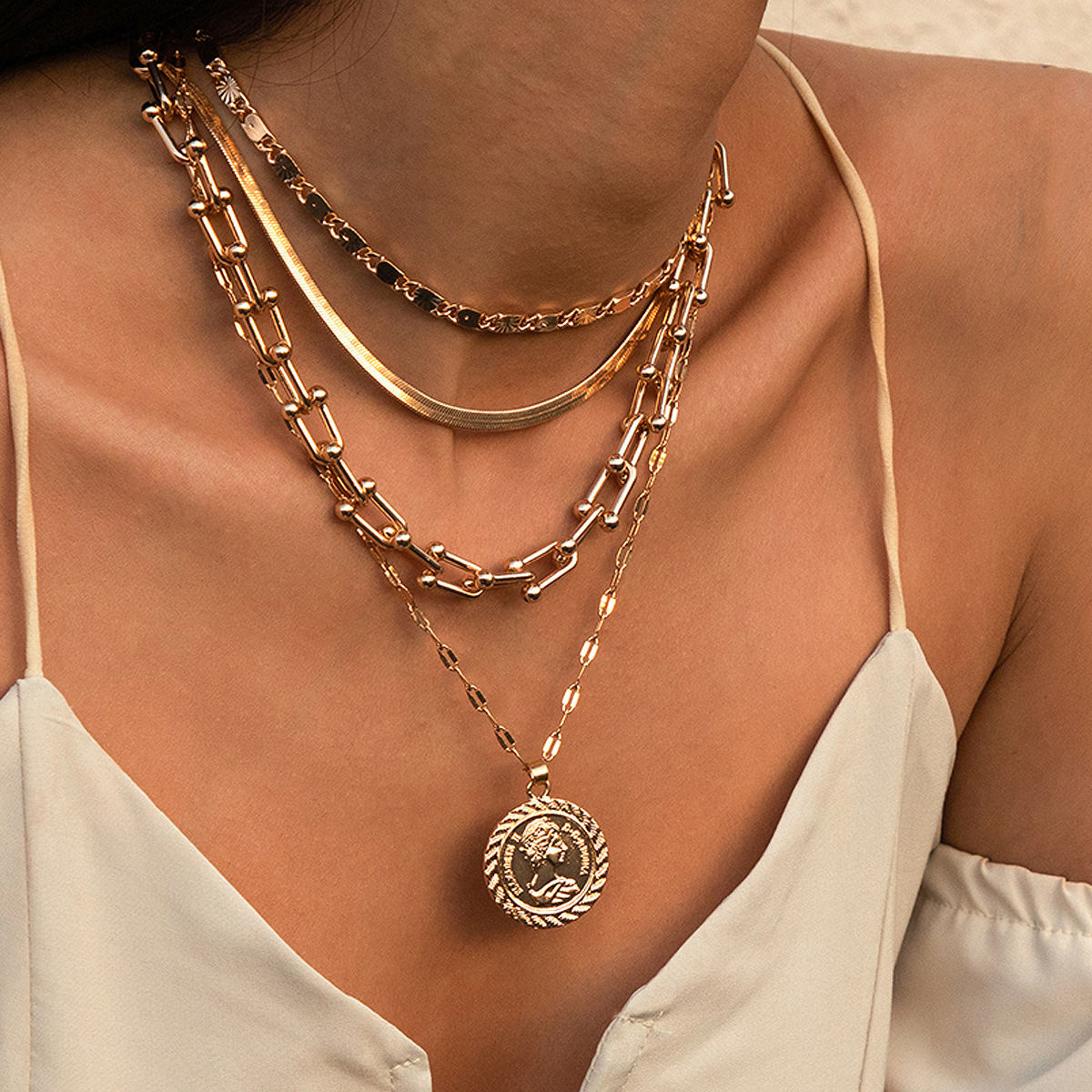 European and American cross-border jewelry, simple multi-layer snake bone U-shaped buckle chain necklace, women's retro circular pendant tassel necklace full figure
