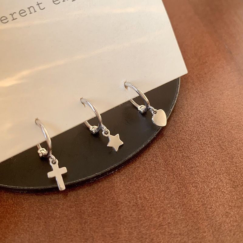 Sweet and cool ~ The five-pointed star ear buckles are simple and elegant, versatile, and the cross ear buckles are fashionable and high-end. Trendy earrings Specification drawing