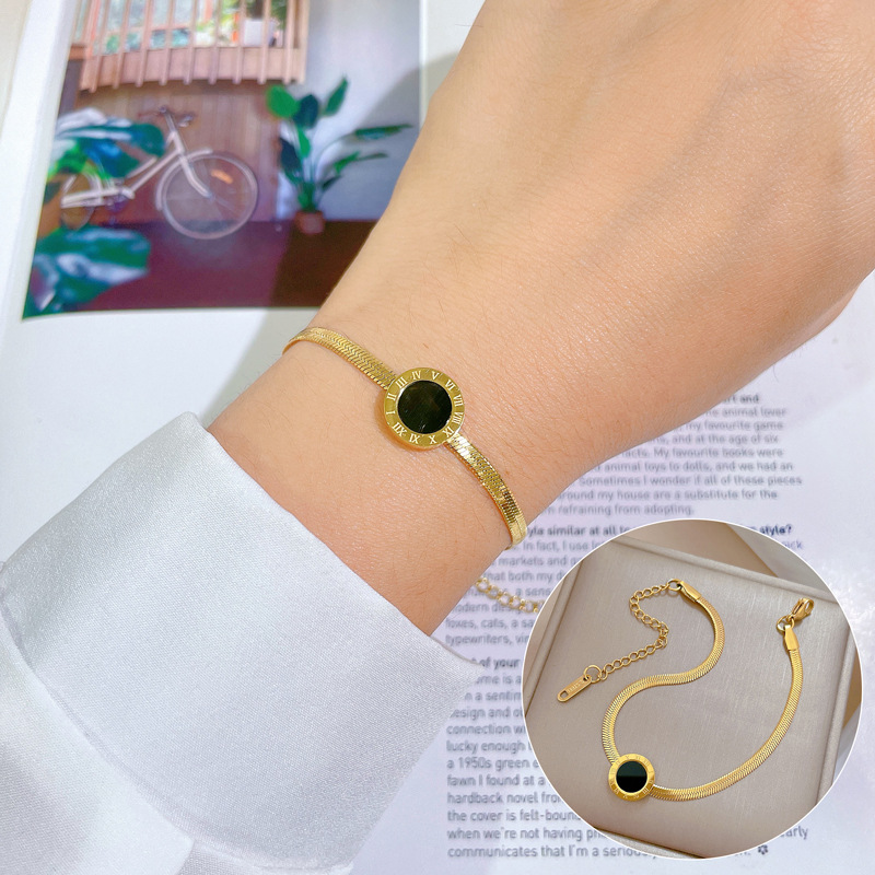 【 All-titanium Steel 】 Dongdaemun's unique Roman watch bracelet with round beads and gold bracelet inside the furnace, a female Internet celebrity's retro best friend full figure