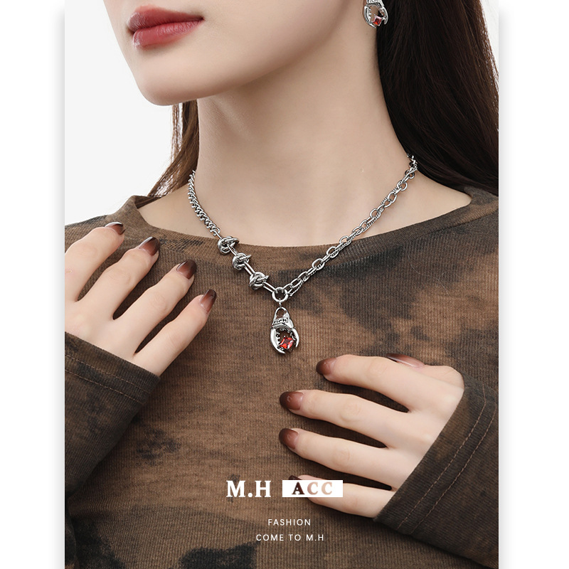 Unique and niche style crab claw earrings, exaggerated and high-end, novel and fashionable earrings, fashionable and individual original earrings Specification drawing