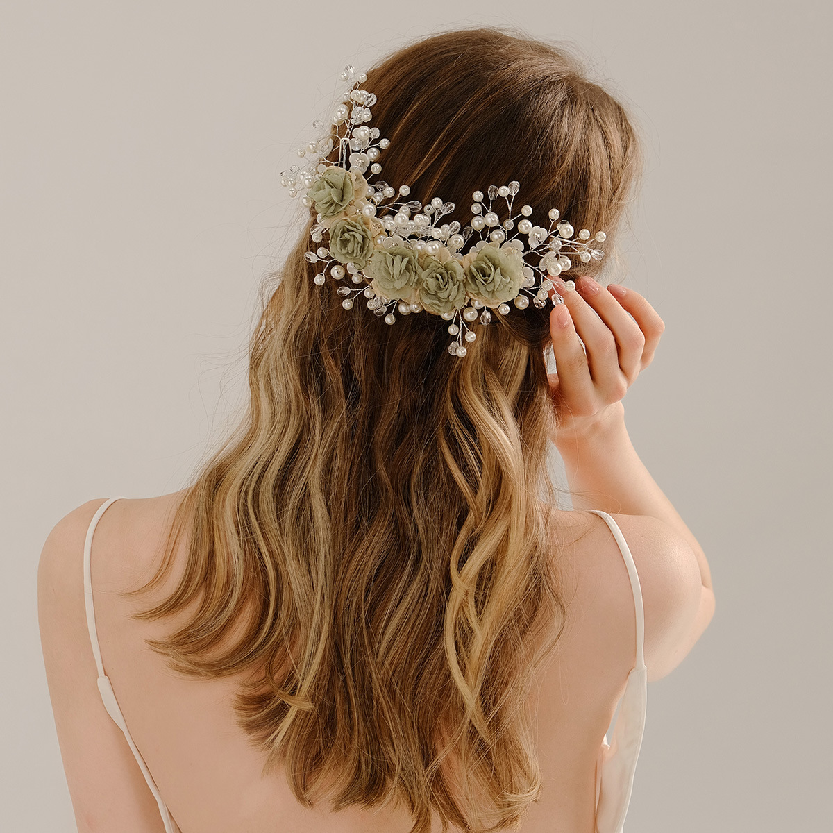 European and American retro bride's hair accessory, forest-themed beautiful floral handcrafted headband, Xiuhe ancient-style photo pressed hair pearl headband full figure