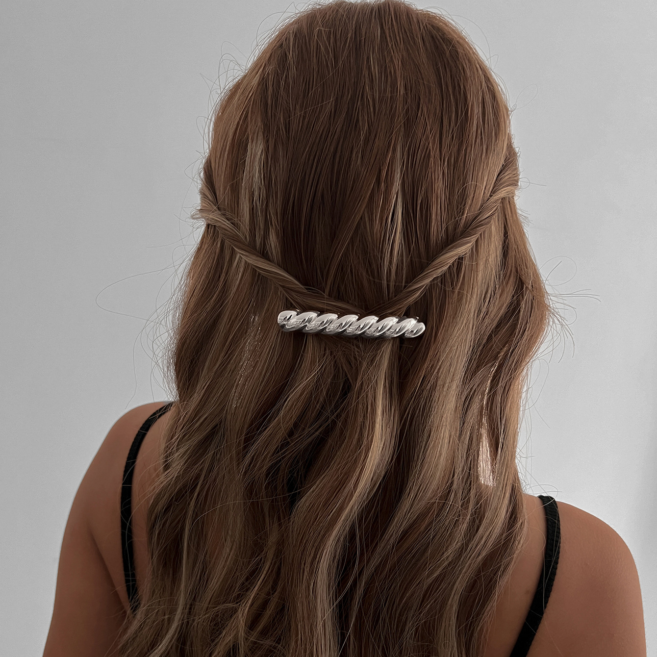 European and American style simple hair clips, irregular and cold style ponytail spring clips, large metal smooth geometric women's headwear Specification drawing