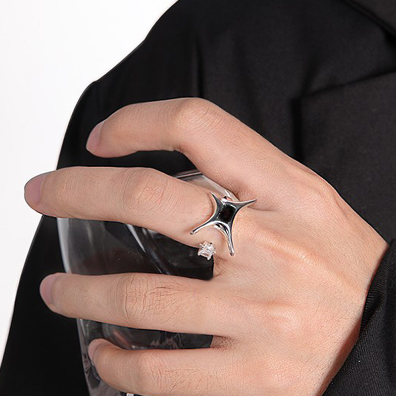 A niche design sense, dark personality, starlight fashion open ring, a cold style, trendy and cool food ring for women on Instagram Application Scenario