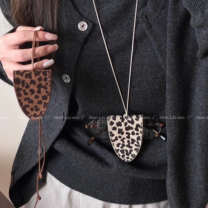 Leopard print leather triangular glasses bag, leather rope necklace, retro Maillard sweater chain, European aesthetic necklaces details Picture