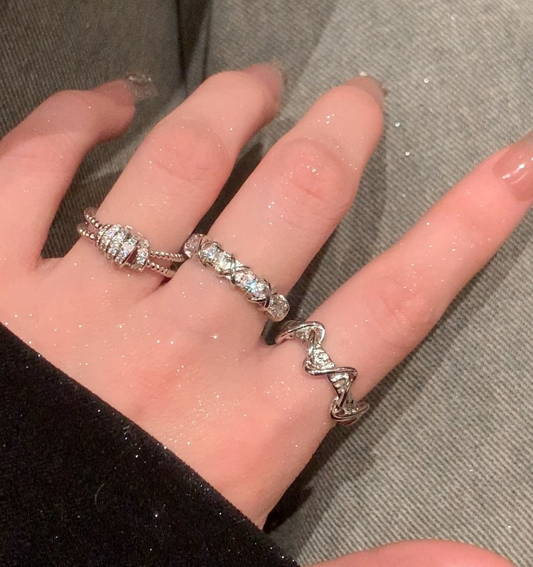 Cold style geometric open ring for women, niche design, plain ring, simple, fashionable and individual zircon couple ring details Picture