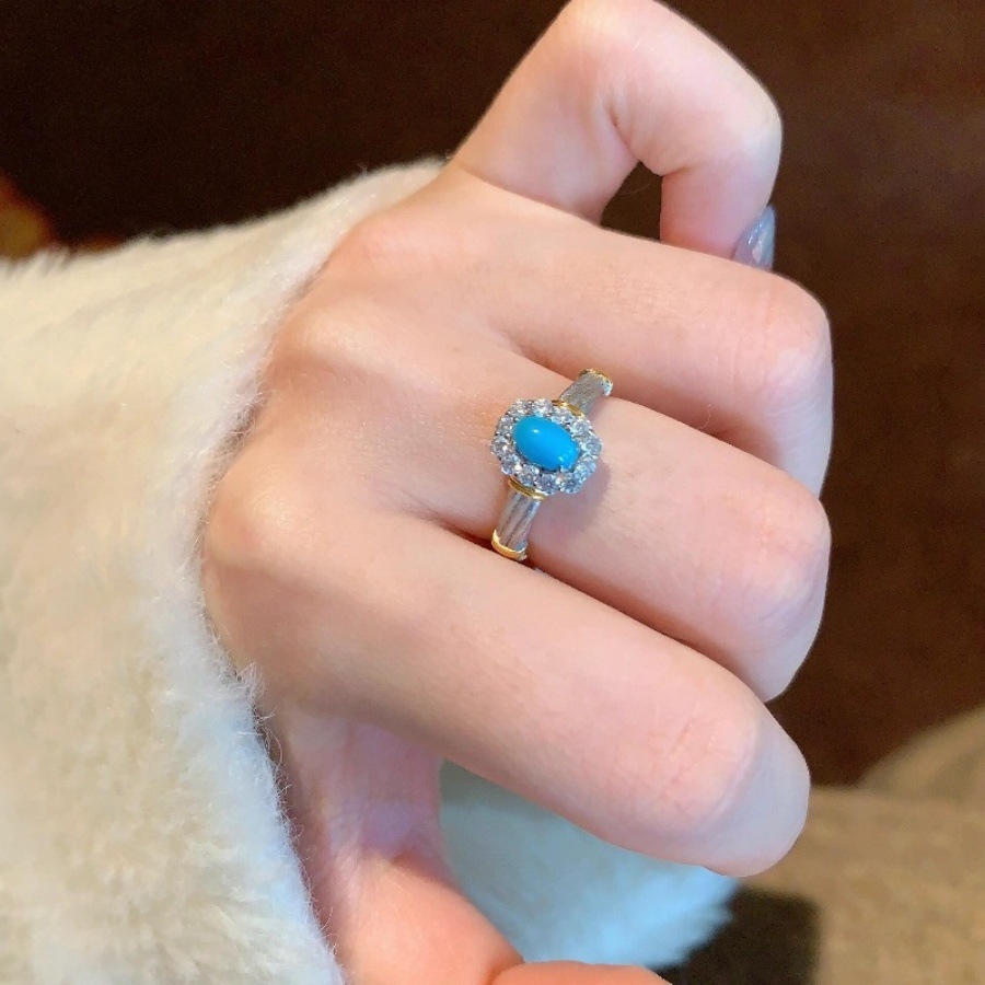 This light luxury mid-style gold zircon turquoise ring is fashionable, simple and elegant for women, with a unique and high-end feel. It's a versatile ring Application Scenario